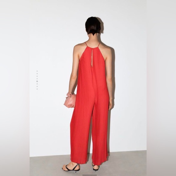 Zara Red Oversized Flowy Pleated High Neck Sleeveless Jumpsuit Size Small - Picture 7 of 16